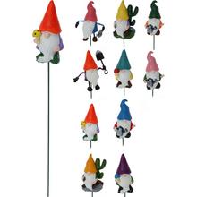 Záhradný zápich s trpaslíkom a rôznymi motívmi.