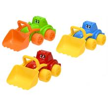 Traktor s nakladačom v rôznych farbách.