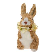 Slamený zajac s kvetmi
