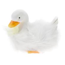 Biela kačka s jemným perím a žltým zobákom.