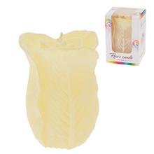 Ružová vysoká sviečka s diodami v ecru farbe.