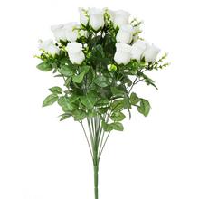 Biela ruža s gypsom a zeleňou, umelá kytica.