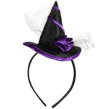 Čelenka s klobúčikom a kvetinkou v čiernej a fialovej farbe.