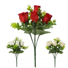 Kytica umelých ruží s eukalyptom a gypsom.