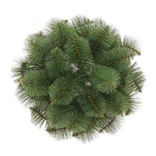 Umelý veniec z borovice s plným vzhľadom, priemer 30 cm.