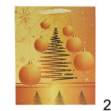 Darčeková taška na Vianoce s dekoráciou.