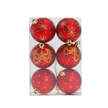 Sada šiestich červených vianočných gúľ s ornamentmi.