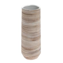 Keramický obal vázy s pruhmi v krémovej farbe.