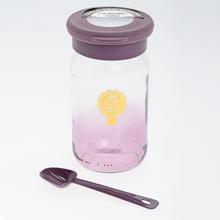 Dóza s lyžičkou 380ml v fialovej farbe.