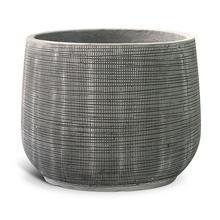 Obal na kvetináč Beth v tmavošedej farbe.