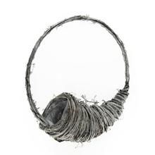 Košík z prútia s priemerom 37 cm a výškou 12 cm.