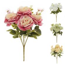 Kytica umelých ruží v mixe farieb.