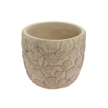 Obal na kvety z keramiky v béžovej farbe s reliéfom listov.