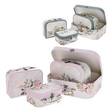 Darčeková krabička kufrík v mixe farieb a vzorov.