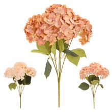 Umelé kvety hortenzie v jesenných farbách.