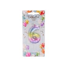 Tortová sviečka číslo 6 v modro-bielej farbe.