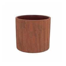 Medený kvetináč s rozmermi 12x10,5 cm.