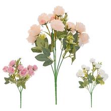 Kytica umelých ruží v mixe farieb.