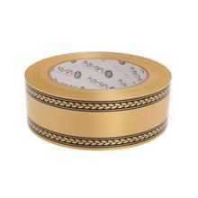 Smútočná stuha s čiernym vzorom.