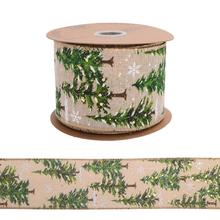 Vianočná stuha s motívom stromčekov, 6,3 cm široká a 10 m dlhá.