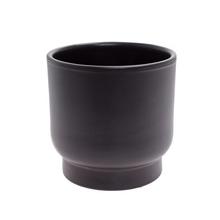 Čierny obal Riva s rozmermi 14x15 cm.