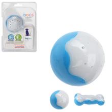 Hračky pre psa chladiaca kosť v modro-bielej farbe.