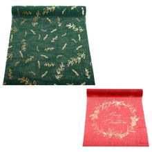 Vianočná štóla v červenej a zelenej farbe s dizajnom.