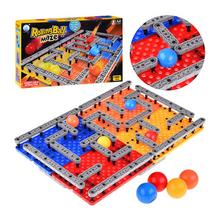 Bludisko dráha pre loptičky s farebnými guličkami.