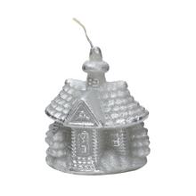 Sivý domček kostol so sviečkou