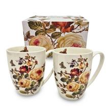 Sada dvoch šálok s kvetinovým vzorom.