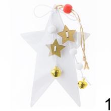 Závesná hviezda mix bielej a červenej farby.