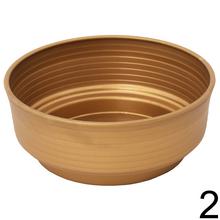 Misa prostá 24 cm z umelej hmoty v zlatej farbe.