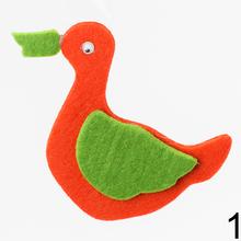Filcová kačka v rôznych farbách, 2 kusy.