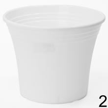 Kvetináč Irys v hnedé farbe s priemerom 25 cm a výškou 20,5 cm.
