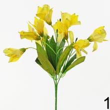 Kytica alstroméria mix s rôznymi farbami.