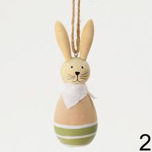 Závesný drevený zajac v mixe farieb.