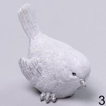 Štyri keramické vtáčiky v mixe farieb, veľkosť 6,5x4x5cm.