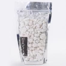 51.001.02.01 KAMEŇ DEKORAČNY BIELY 9-13MM 0,5KG - FLORASYSTEM