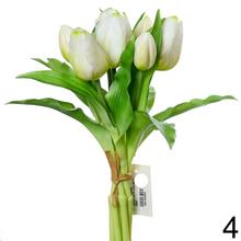 Kytica umelých tulipánov v mixe farieb.