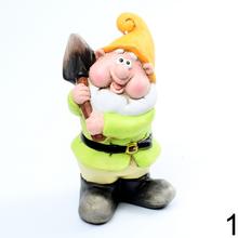 Keramický trpaslík s lampášom a nástrojom, mix farieb.