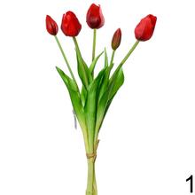 Kytica umelých tulipánov v mixe farieb.