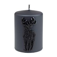 Čierna sviečka s motívom jeleňa.
