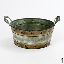 Obal misa z kovu s rozmermi 23x10,5 cm.