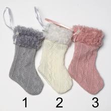 Ponožka záves z látky, mix farieb, 17 cm.