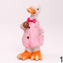 Keramické kačky v oblečení, biela farba, mix dizajnov.