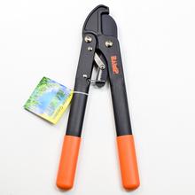 Záhradné nožnice s dlhými rúčkami