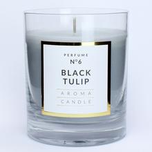 Aromatická sviečka Black Tulip v sklenenom obale.