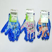 Ochranné rukavice s nitrilovým povrchom v rôznych dizajnoch.