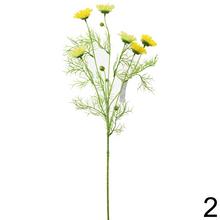 Umelé kvety Gerbera v rôznych farbách.