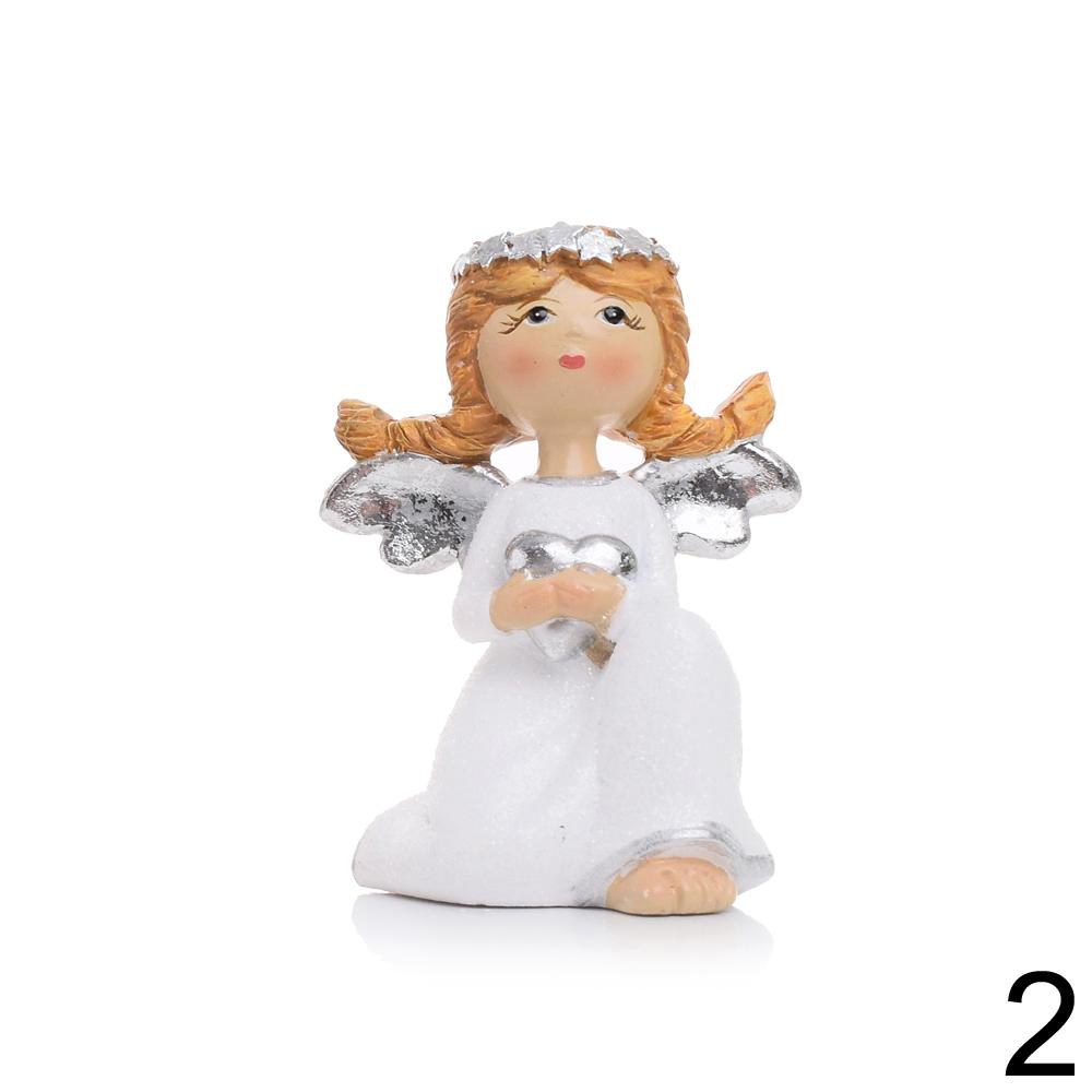 Dekoračný anjel so srdcom, biely, klačiaci.